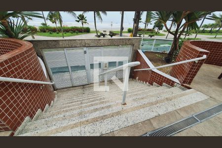 Apartamento para alugar com 8m², 2 quartos e 1 vaga Apartamento para alugar com 8m², 2 quartos e 1 vagaEscada