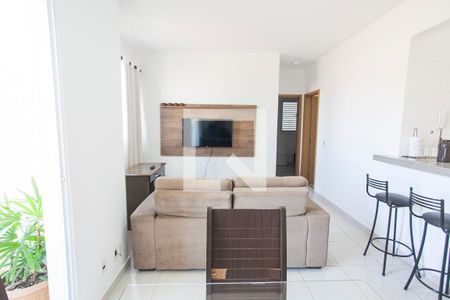 Sala de apartamento para alugar com 2 quartos, 55m² em Umuarama, Uberlândia