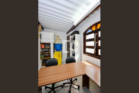 Casa à venda com 184m², 2 quartos e 3 vagas Casa à venda com 184m², 2 quartos e 3 vagasQuarto de Serviço