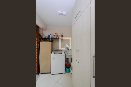 Casa à venda com 184m², 2 quartos e 3 vagas Casa à venda com 184m², 2 quartos e 3 vagasÁrea de Serviço