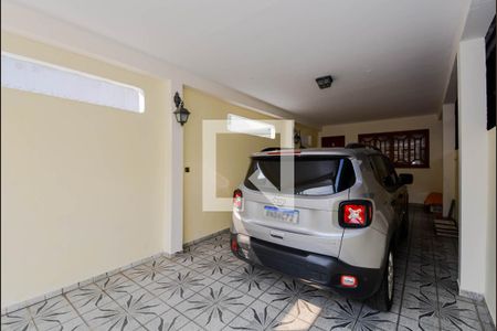 Casa à venda com 184m², 2 quartos e 3 vagas Casa à venda com 184m², 2 quartos e 3 vagasGaragem