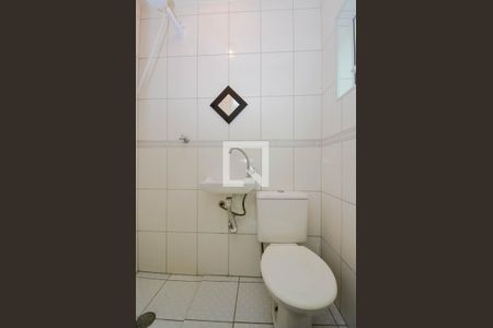 Casa à venda com 184m², 2 quartos e 3 vagas Casa à venda com 184m², 2 quartos e 3 vagasBanheiro de Serviço