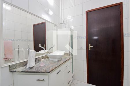 Casa à venda com 184m², 2 quartos e 3 vagas Casa à venda com 184m², 2 quartos e 3 vagasBanheiro Social