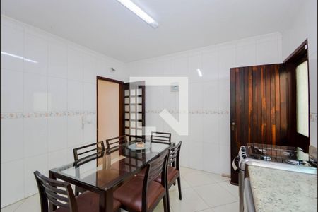 Casa à venda com 184m², 2 quartos e 3 vagas Casa à venda com 184m², 2 quartos e 3 vagasCozinha