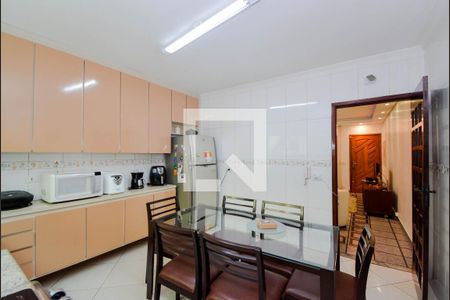 Casa à venda com 184m², 2 quartos e 3 vagas Casa à venda com 184m², 2 quartos e 3 vagasCozinha