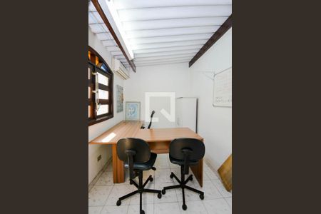 Casa à venda com 184m², 2 quartos e 3 vagas Casa à venda com 184m², 2 quartos e 3 vagasQuarto de Serviço