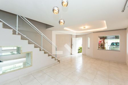 Sala de casa à venda com 3 quartos, 180m² em Piratininga, Niterói