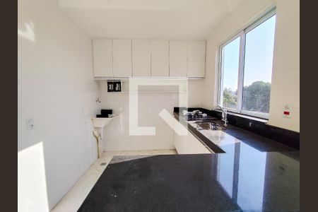 Cozinha de apartamento à venda com 2 quartos, 52m² em Estrela do Oriente, Belo Horizonte