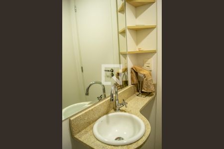 Lavabo de apartamento para alugar com 1 quarto, 43m² em Menino Deus, Porto Alegre