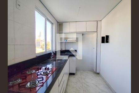 Cozinha de apartamento à venda com 2 quartos, 104m² em Estrela do Oriente, Belo Horizonte