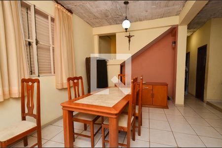 Sala 2 ambientes de casa à venda com 4 quartos, 220m² em Boa Vista, Belo Horizonte