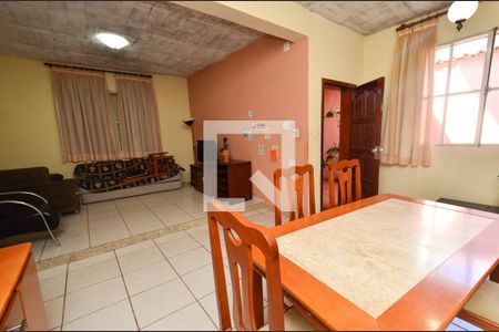 Sala 2 ambientes de casa à venda com 4 quartos, 220m² em Boa Vista, Belo Horizonte