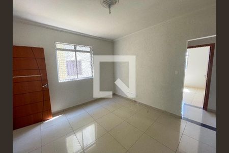 Sala de apartamento para alugar com 3 quartos, 90m² em Inconfidentes, Contagem