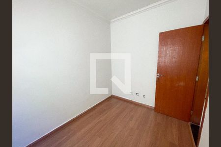 Quarto 1 de apartamento para alugar com 3 quartos, 90m² em Inconfidentes, Contagem