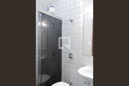 Banheiro - Quarto de apartamento para alugar com 3 quartos, 110m² em Buritis, Belo Horizonte