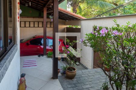 Casa de condomínio à venda com 140m², 3 quartos e 1 vaga Casa de condomínio à venda com 140m², 3 quartos e 1 vagaGaragem