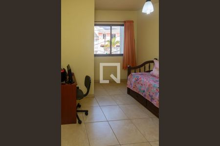 Casa de condomínio à venda com 140m², 3 quartos e 1 vaga Casa de condomínio à venda com 140m², 3 quartos e 1 vagaQuarto 2 - Armários