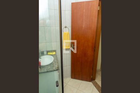 Casa de condomínio à venda com 140m², 3 quartos e 1 vaga Casa de condomínio à venda com 140m², 3 quartos e 1 vagaBanheiro da Suíte