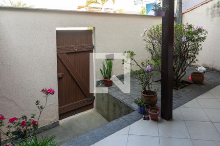 Casa de condomínio à venda com 140m², 3 quartos e 1 vaga Casa de condomínio à venda com 140m², 3 quartos e 1 vagaJardim