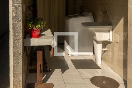 Casa de condomínio à venda com 140m², 3 quartos e 1 vaga Casa de condomínio à venda com 140m², 3 quartos e 1 vagaÁrea de Serviço