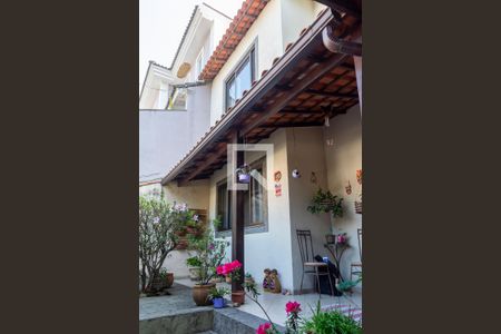 Casa de condomínio à venda com 140m², 3 quartos e 1 vaga Casa de condomínio à venda com 140m², 3 quartos e 1 vagaVaranda da sala