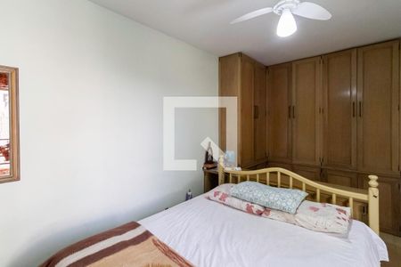 Quarto 1 de casa para alugar com 4 quartos, 241m² em Ouro Preto, Belo Horizonte