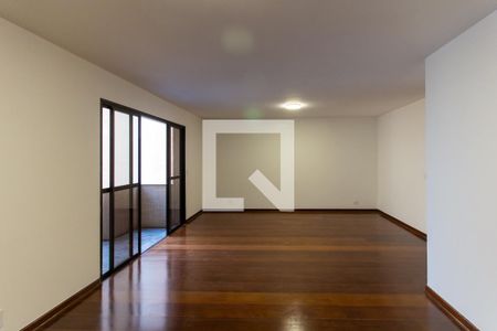 Apartamento para alugar com 126m², 3 quartos e 2 vagasSala