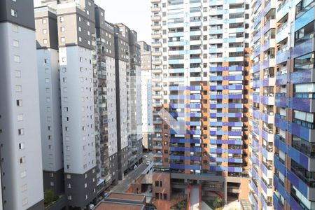 Vista Sacada do Quarto 2 de apartamento à venda com 2 quartos, 69m² em Vila Augusta, Guarulhos