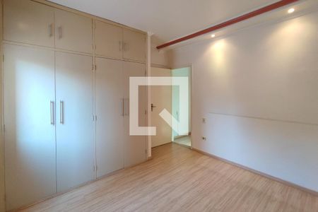 Quarto de apartamento à venda com 1 quarto, 66m² em Cambuí, Campinas