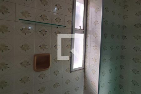 Banheiro de apartamento à venda com 1 quarto, 66m² em Cambuí, Campinas