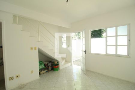 Sala de casa de condomínio à venda com 3 quartos, 81m² em Jacarepaguá, Rio de Janeiro