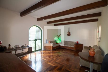 Sala de casa à venda com 2 quartos, 220m² em Chácara Santo Antônio (zona Sul), São Paulo