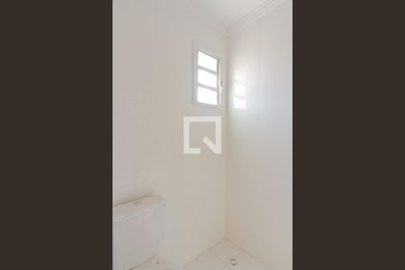 Banheiro de kitnet/studio para alugar com 1 quarto, 40m² em Jardim Mangalot, São Paulo