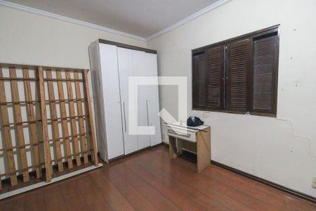 Casa à venda com 408m², 4 quartos e 2 vagas Casa à venda com 408m², 4 quartos e 2 vagasQuarto