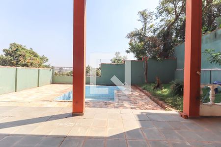 Casa à venda com 408m², 4 quartos e 2 vagas Casa à venda com 408m², 4 quartos e 2 vagasQuintal