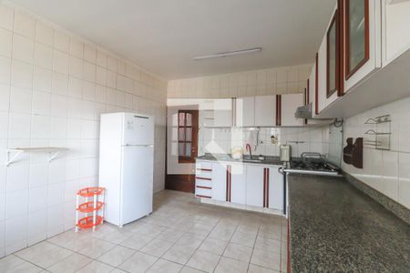Casa à venda com 408m², 4 quartos e 2 vagas Casa à venda com 408m², 4 quartos e 2 vagasCozinha