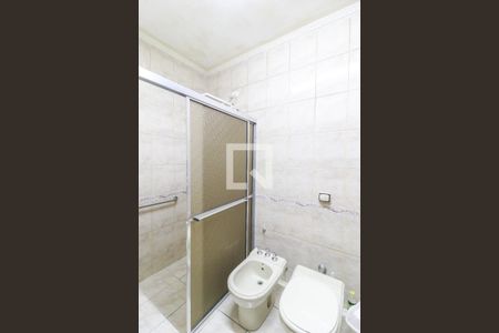 Casa à venda com 408m², 4 quartos e 2 vagas Casa à venda com 408m², 4 quartos e 2 vagasBanheiro