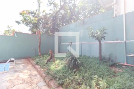 Casa à venda com 408m², 4 quartos e 2 vagas Casa à venda com 408m², 4 quartos e 2 vagasQuintal