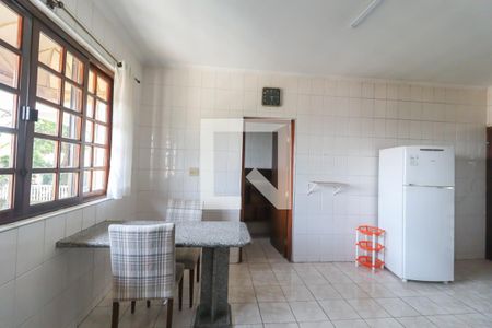 Casa à venda com 408m², 4 quartos e 2 vagas Casa à venda com 408m², 4 quartos e 2 vagasCozinha