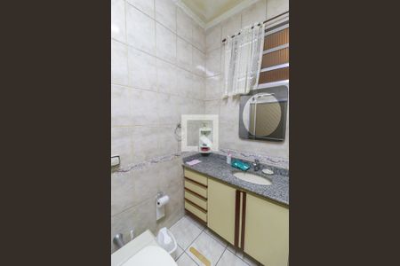 Casa à venda com 408m², 4 quartos e 2 vagas Casa à venda com 408m², 4 quartos e 2 vagasBanheiro