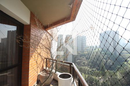 Sacada de apartamento à venda com 3 quartos, 235m² em Vila Suzana, São Paulo