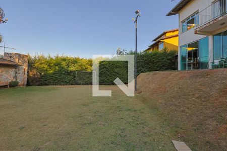 Casa de condomínio à venda com 560m², 5 quartos e 6 vagas Casa de condomínio à venda com 560m², 5 quartos e 6 vagasVista/Cozinha