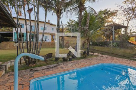 Casa de condomínio à venda com 560m², 5 quartos e 6 vagas Casa de condomínio à venda com 560m², 5 quartos e 6 vagasÁrea comum