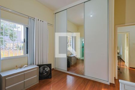 Casa de condomínio à venda com 560m², 5 quartos e 6 vagas Casa de condomínio à venda com 560m², 5 quartos e 6 vagasSuíte 2