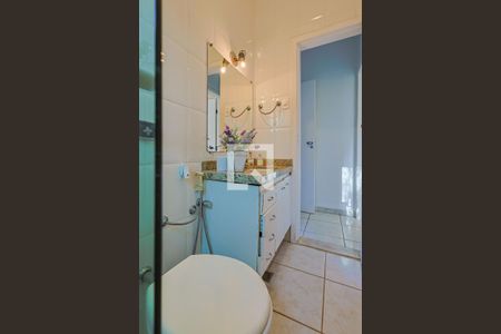 Casa de condomínio à venda com 560m², 5 quartos e 6 vagas Casa de condomínio à venda com 560m², 5 quartos e 6 vagasBanheiro/Suíte 5