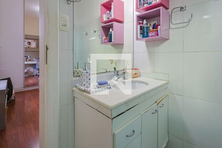 Casa de condomínio à venda com 560m², 5 quartos e 6 vagas Casa de condomínio à venda com 560m², 5 quartos e 6 vagasBanheiro//Suíte 2