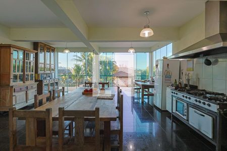 Casa de condomínio à venda com 560m², 5 quartos e 6 vagas Casa de condomínio à venda com 560m², 5 quartos e 6 vagasCozinha/Copa