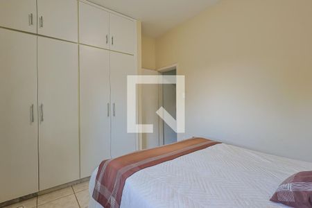 Casa de condomínio à venda com 560m², 5 quartos e 6 vagas Casa de condomínio à venda com 560m², 5 quartos e 6 vagasQuarto 4