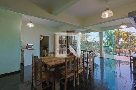 Casa de condomínio à venda com 560m², 5 quartos e 6 vagas Casa de condomínio à venda com 560m², 5 quartos e 6 vagasCozinha/Copa