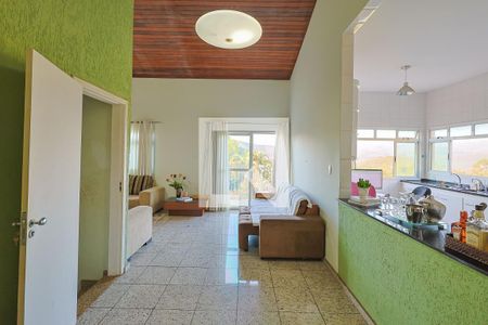 Sala de casa de condomínio à venda com 5 quartos, 560m² em Vila do Ouro, Nova Lima